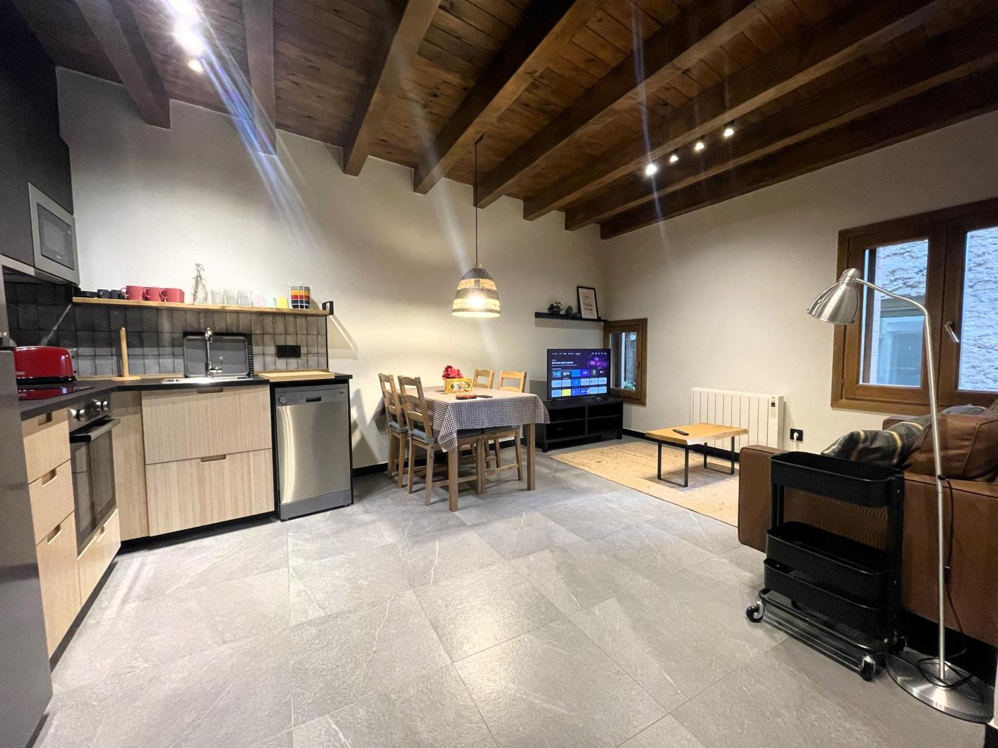 Apartamento Duplex En El Puente Historico, Gra De Fajol กัมโปรดอน ภายนอก รูปภาพ